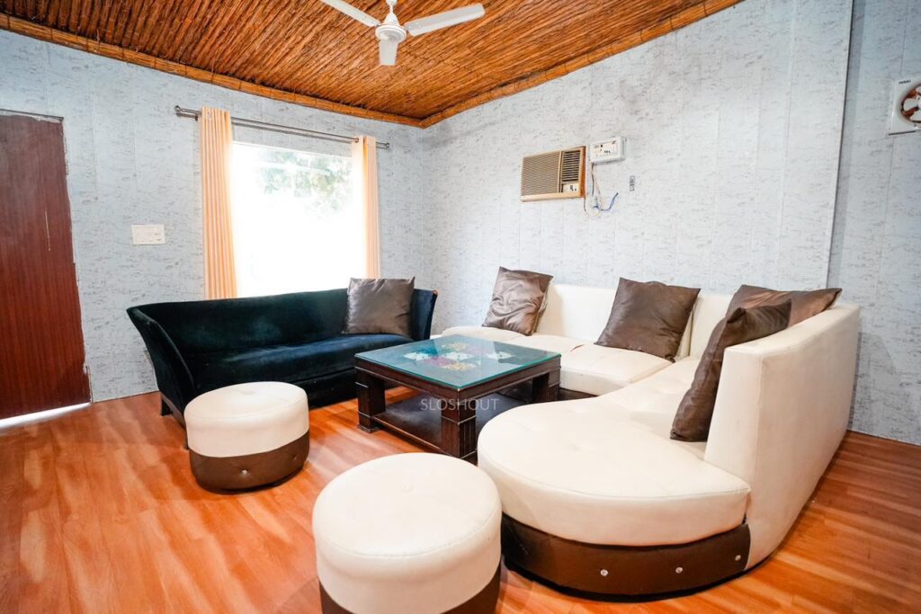 Living Area 2